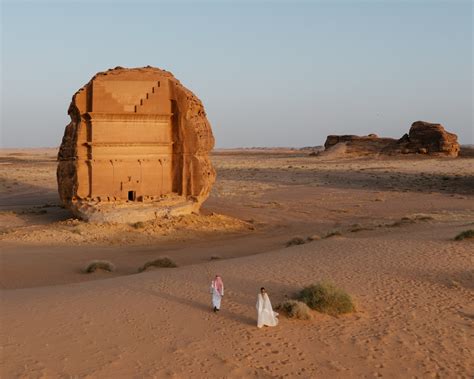 The Ancient Dongzhai Ruins: A Journey Through Time and Legends in Fangchenggang City!